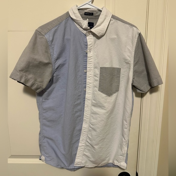 Men’s American Eagle Short Sleeve Button Up Shirt - Medium, White/Gray/Blue - Picture 1 of 3